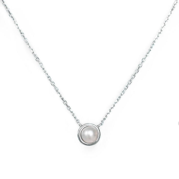 Colgante Birthstone con Perla Blanca en oro blanco 14 Kt (Junio)