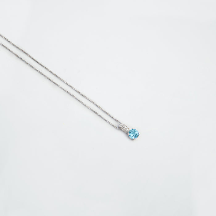 Colgante Topacio Azul y Diamantes en Oro Blanco 14 Kt