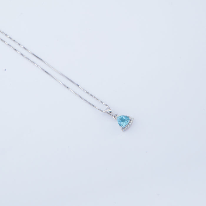 Colgante Triángulo Topacio Azul y Diamantes en Oro Blanco 14 Kt